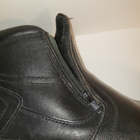 Spring Step Men's Black Low Boots with 2 Tongue Zippers Man Made Sole - Picture 9 of 11